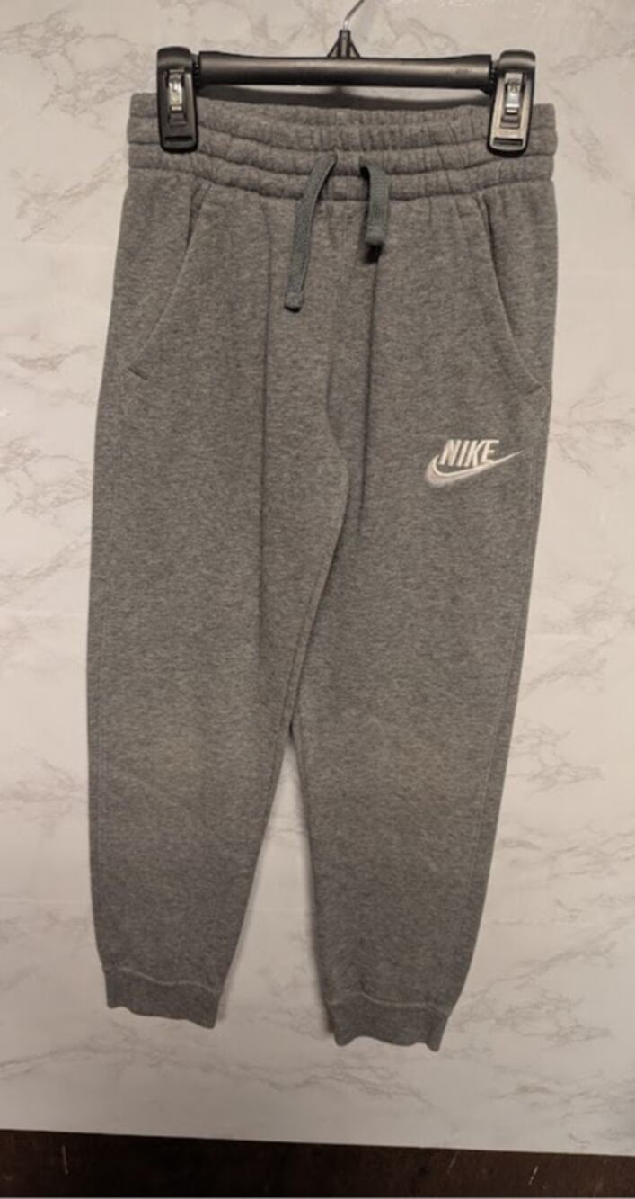 NEW Nike gray Sweatpants joggers elastic drawstring waist /ankle youth small